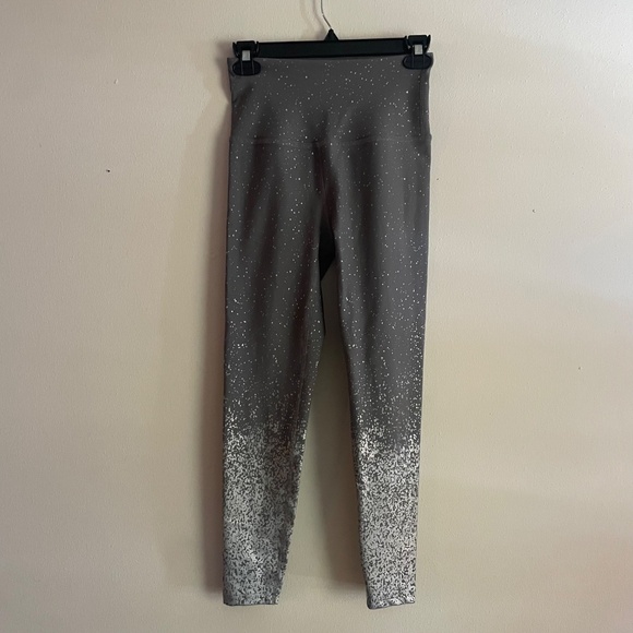 Beyond Yoga Sportflex Alloy Ombre High Waisted Midi Yoga Leggings - Picture 3 of 7